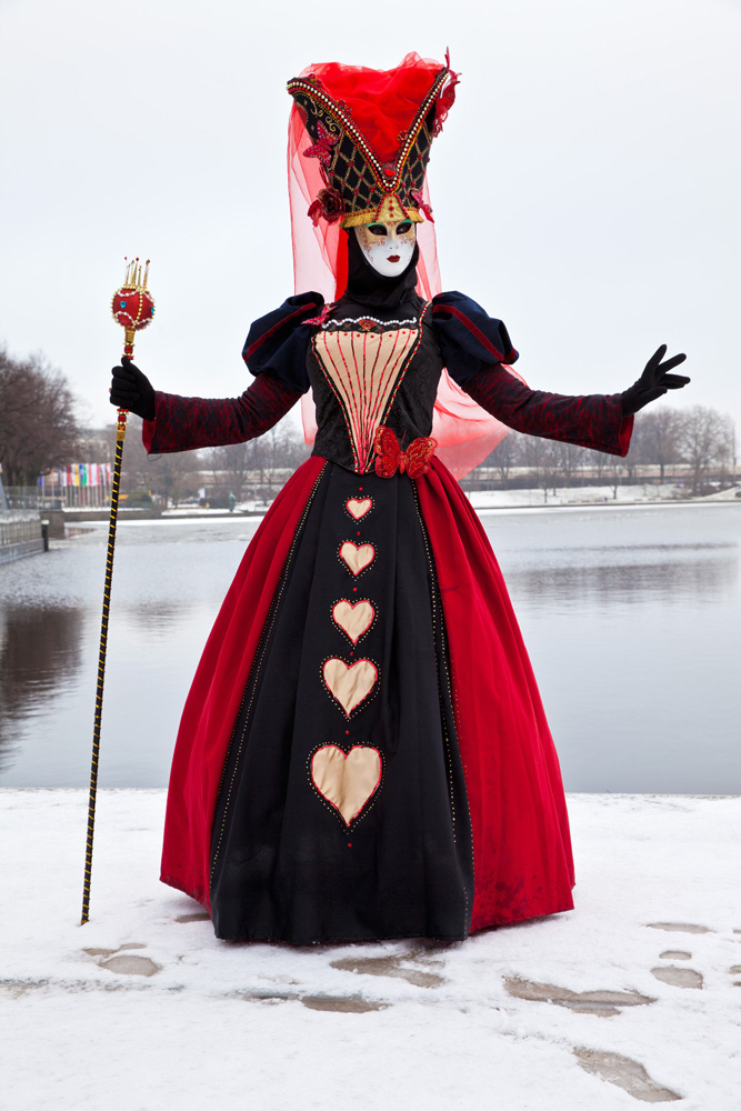 Fototour Maskenzauber in Hamburg - Venizianische Masken - Frau in schwarz-rot | Werkstatt Bild und Sprache
